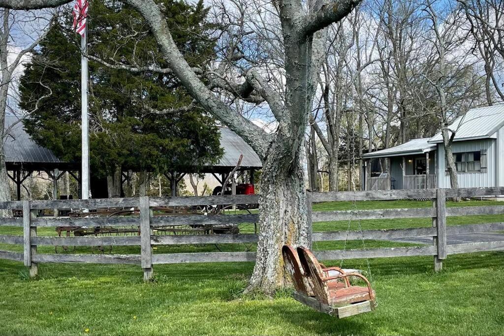 Bourbon Trail Cabin On The Farm Lawrenceburg Eksteriør bilde