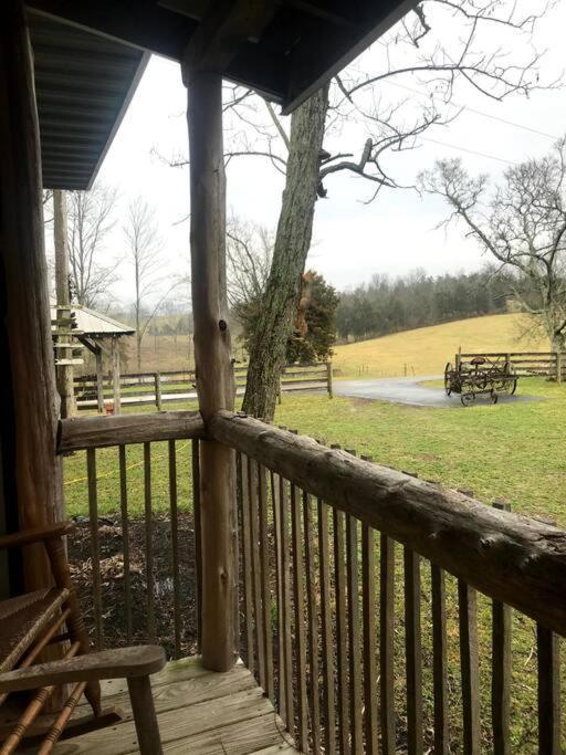 Bourbon Trail Cabin On The Farm Lawrenceburg Eksteriør bilde